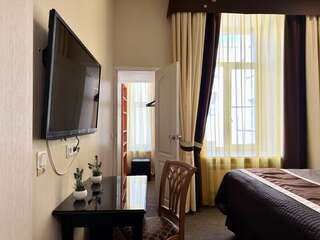 Мини-отель Невский контур Санкт-Петербург Комфортная комната "Семейная" на двоих,  с кухней и гардеробной-4