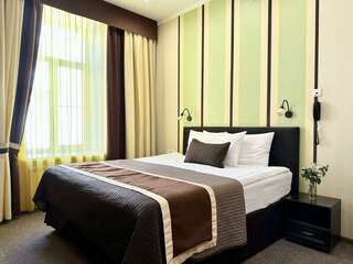 Мини-отель Невский контур Санкт-Петербург Комфортная комната "Семейная" на двоих,  с кухней и гардеробной-1