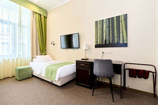 Мини-отель Невский контур Санкт-Петербург Трехместная  комната с кондиционером-10