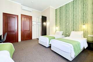 Мини-отель Невский контур Санкт-Петербург Трехместная  комната с кондиционером-4